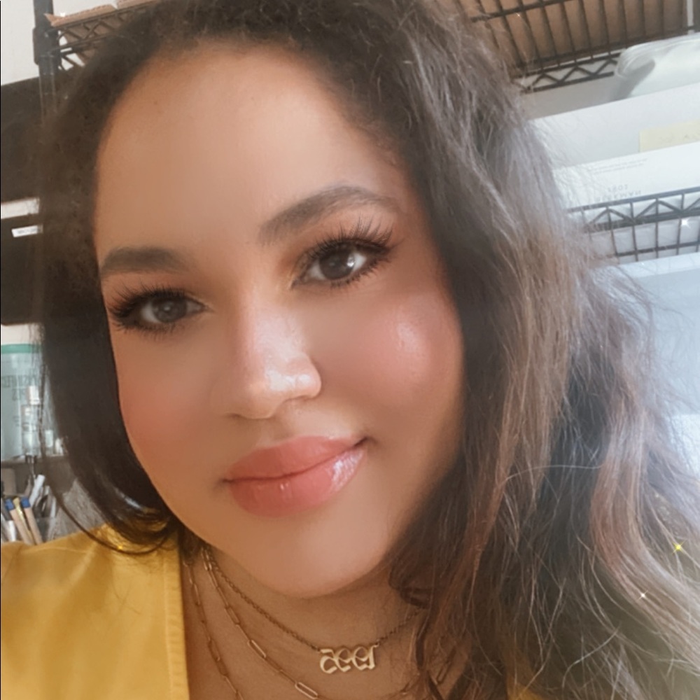 Meet your Posher, Caitlyn